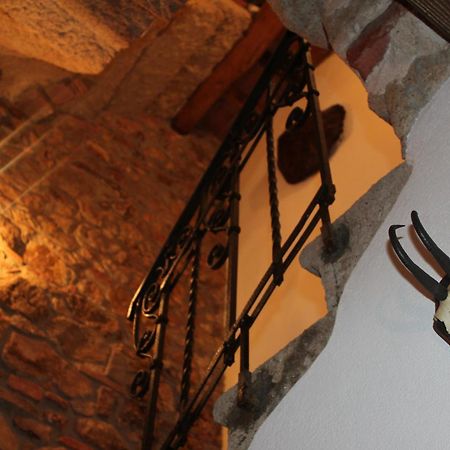 La Divina Dimora Il Castello Degli Spiriti Magni Lejlighed Montepescali Værelse billede