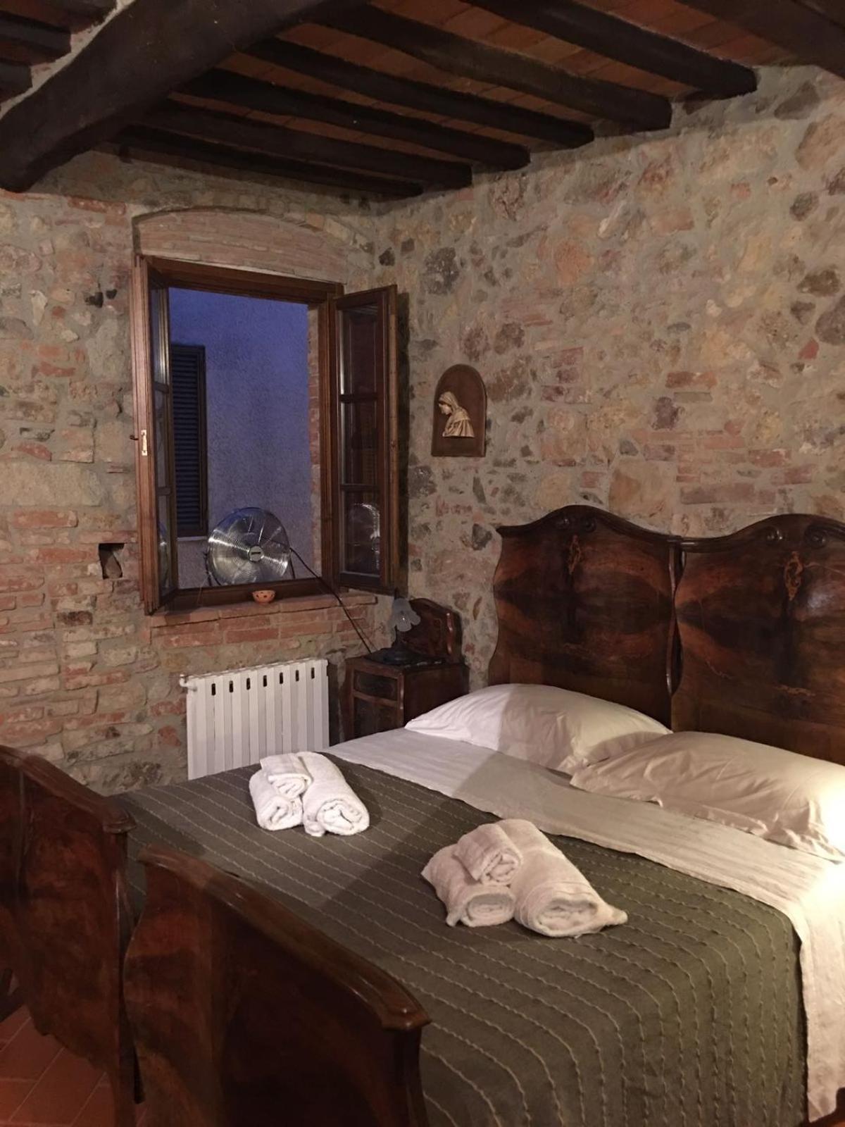 La Divina Dimora Il Castello Degli Spiriti Magni Lejlighed Montepescali Eksteriør billede