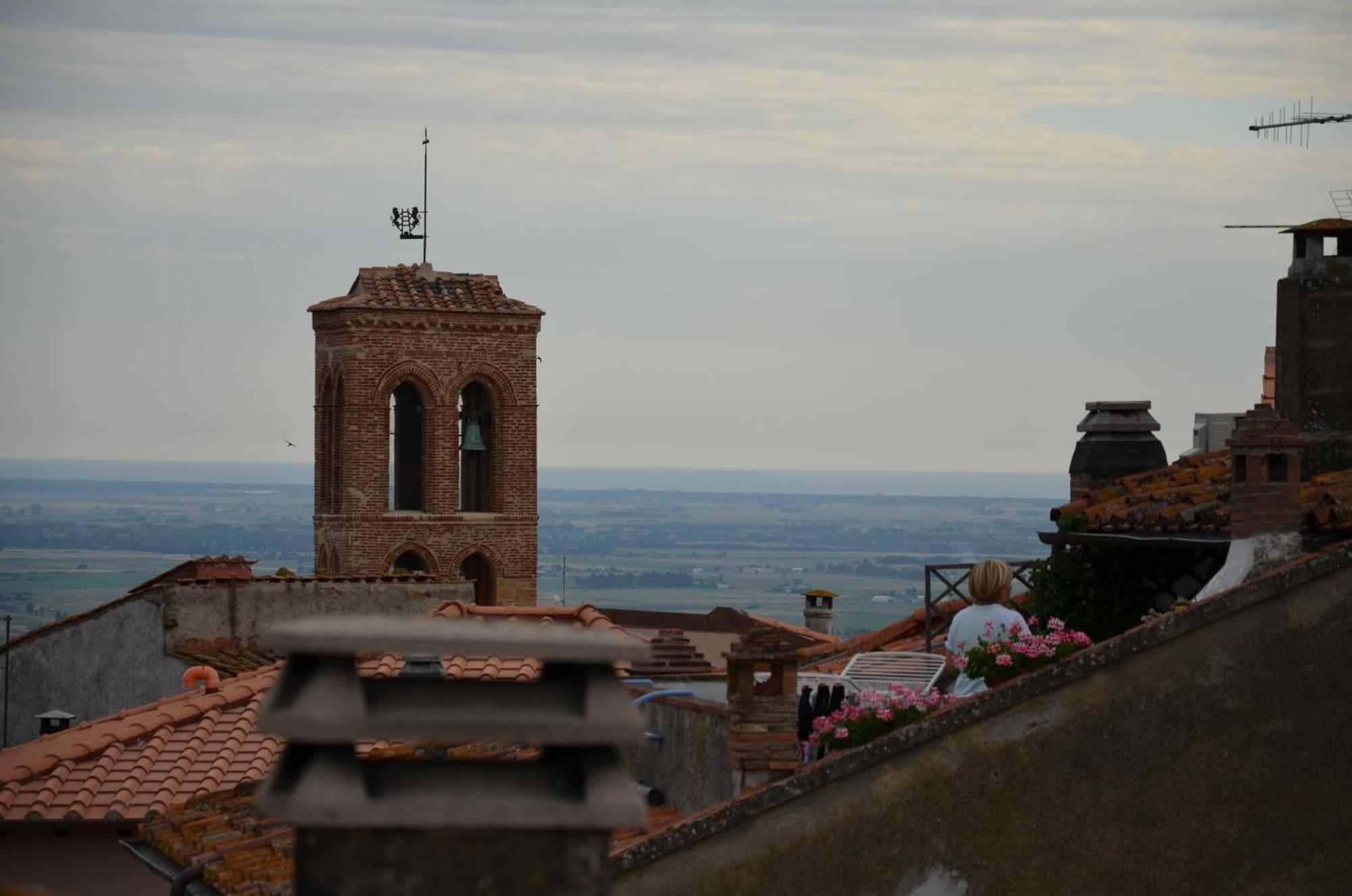 La Divina Dimora Il Castello Degli Spiriti Magni Lejlighed Montepescali Værelse billede