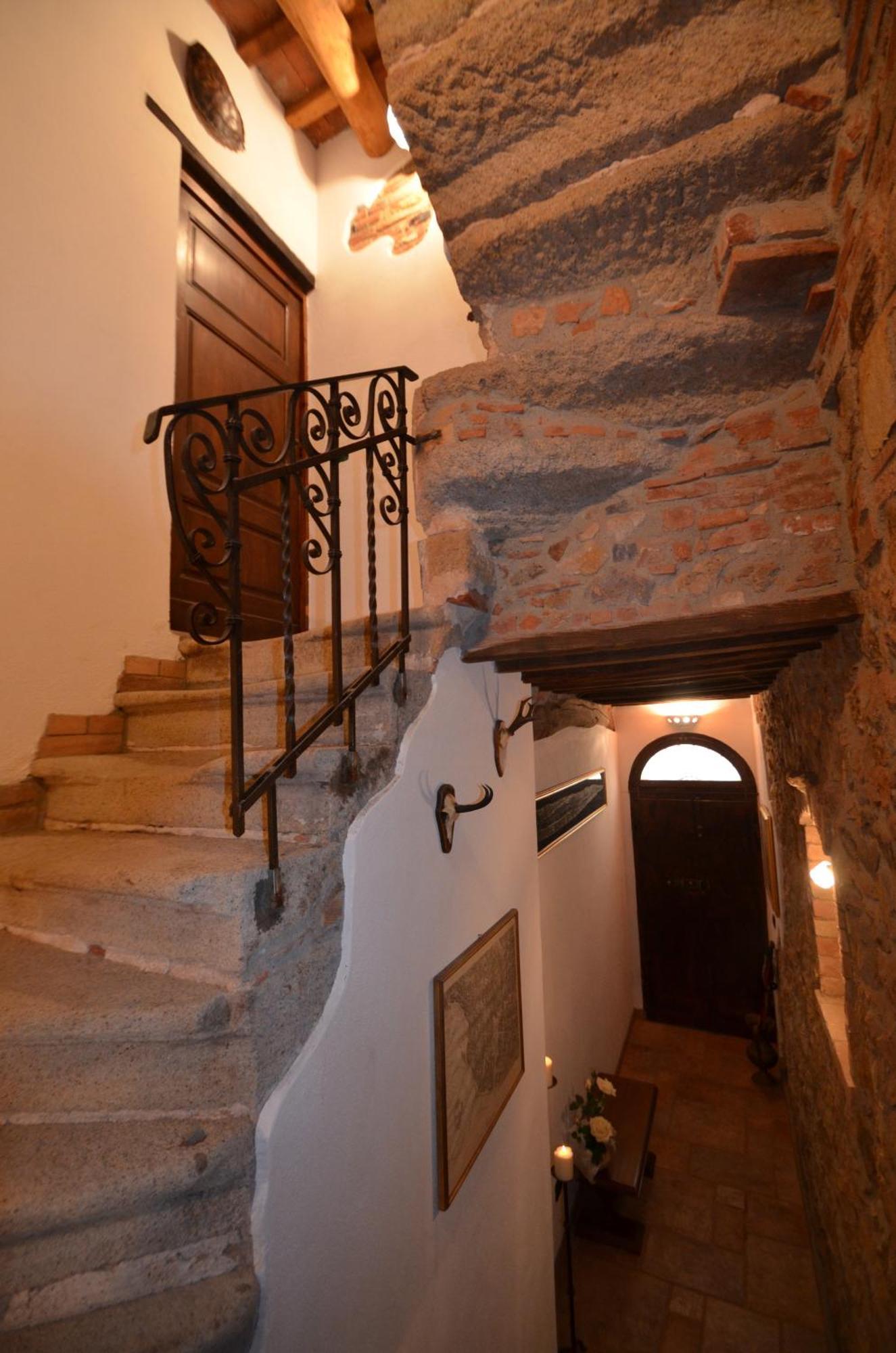 La Divina Dimora Il Castello Degli Spiriti Magni Lejlighed Montepescali Værelse billede