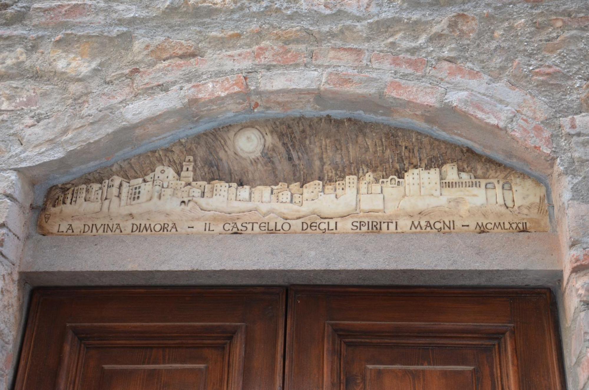 La Divina Dimora Il Castello Degli Spiriti Magni Lejlighed Montepescali Værelse billede